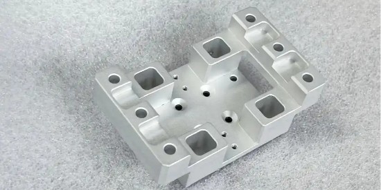 為何說金屬加工件清洗劑是金屬加工流程中的關(guān)鍵一環(huán)