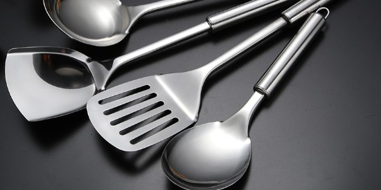 不銹鋼與玻璃表面真空鍍鈦層如何退鍍呢