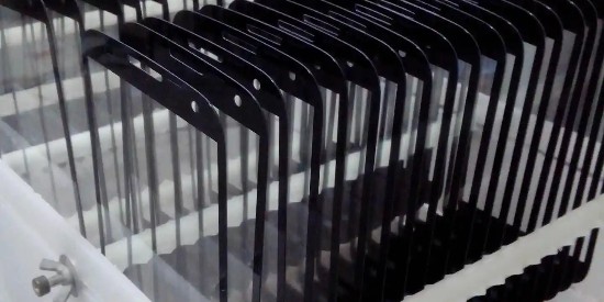 關(guān)于手機(jī)玻璃蓋板清洗劑的性能與作用